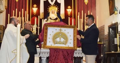 Huévar del Aljarafe presenta el diseño de la corona para la coronación canónica de la