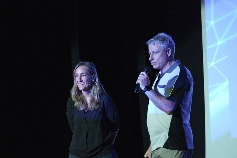 Palomares del Río celebra jornada divulgativa de ciencia y espacio en su teatro