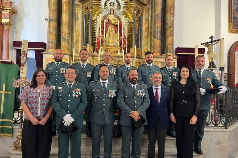 Misa en La Puebla del Río honra a la Virgen del Pilar y a la Guardia Civil