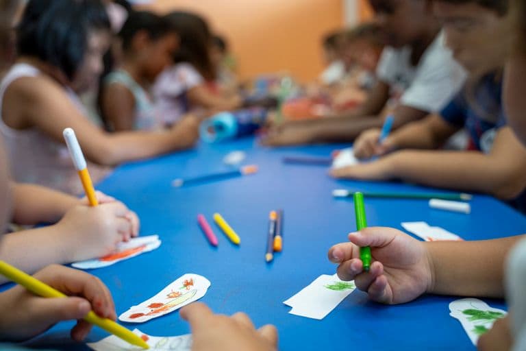 El Ayuntamiento de Mairena del Aljarafe otorgará ayudas de hasta 60 euros por estudiante