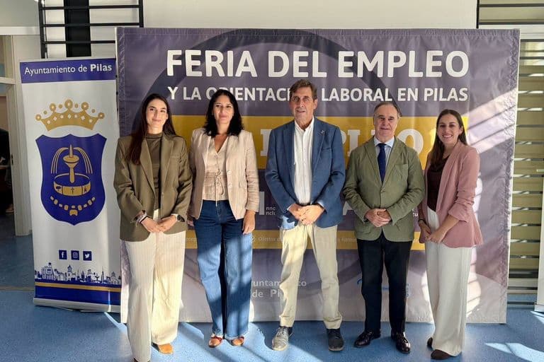 Celebrada la III Feria del Empleo en Pilas con gran interés