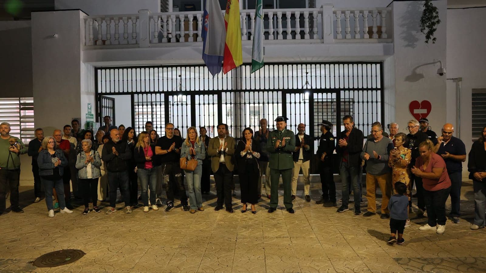 Espartinas rinde homenaje a las vítimas del accidente ferroviario de Toledo